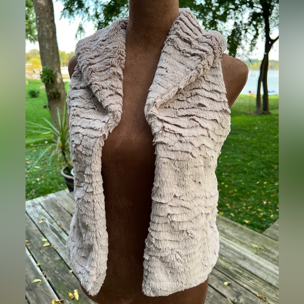 Cream Textured Vest. Size XS